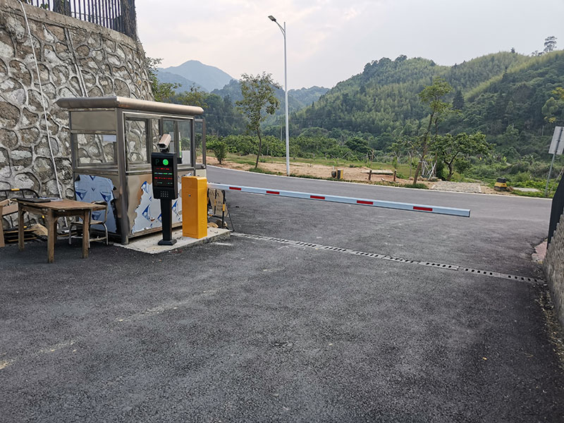 从化溪头旅游村1进1出智能停车系统